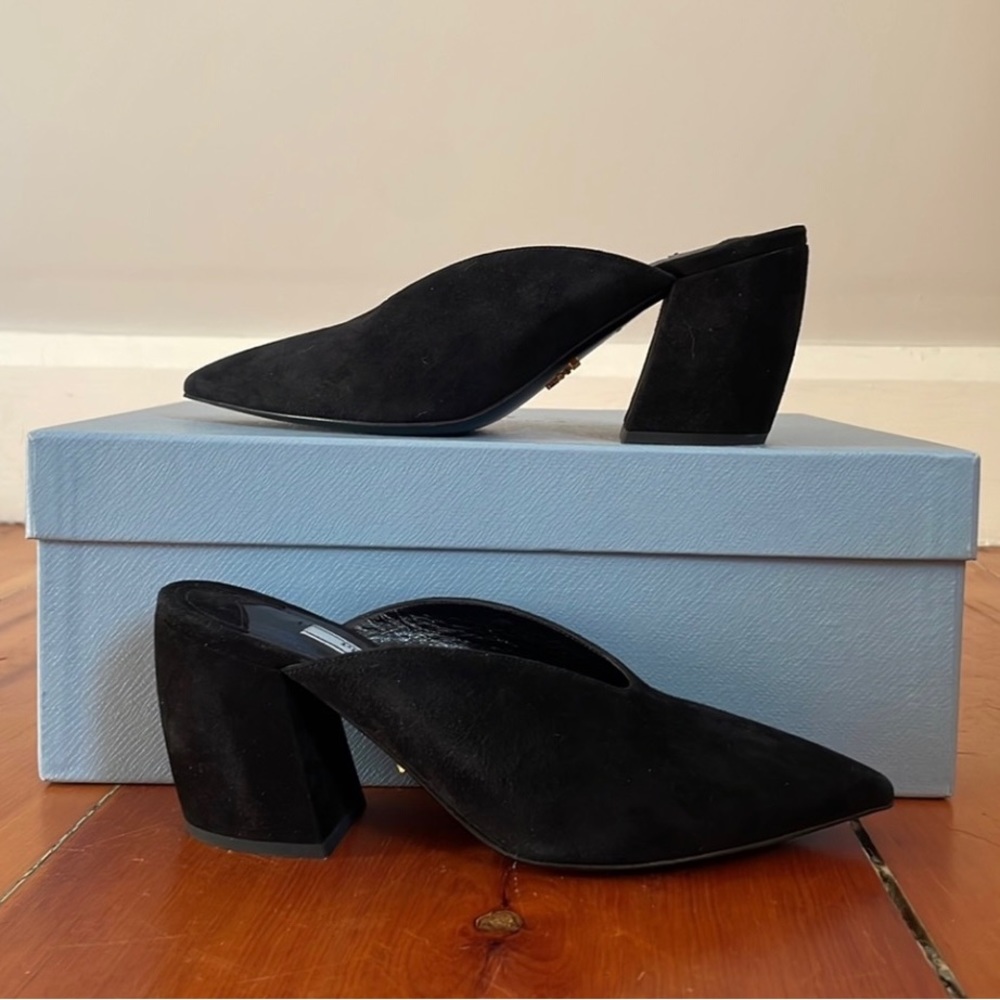 PRADA - size 35 - Black Suede Pointed Toe Mules - block heel